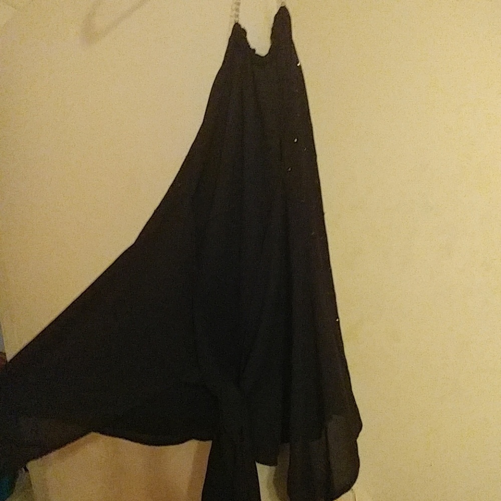 Chain neck party shirt